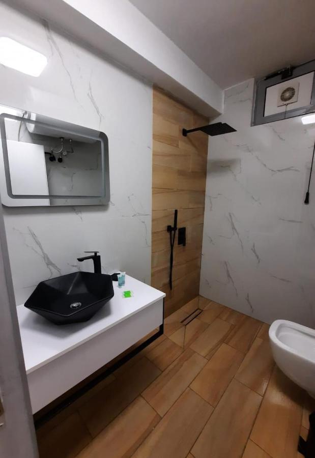 Modern Apartment Korca 3 Exterior foto